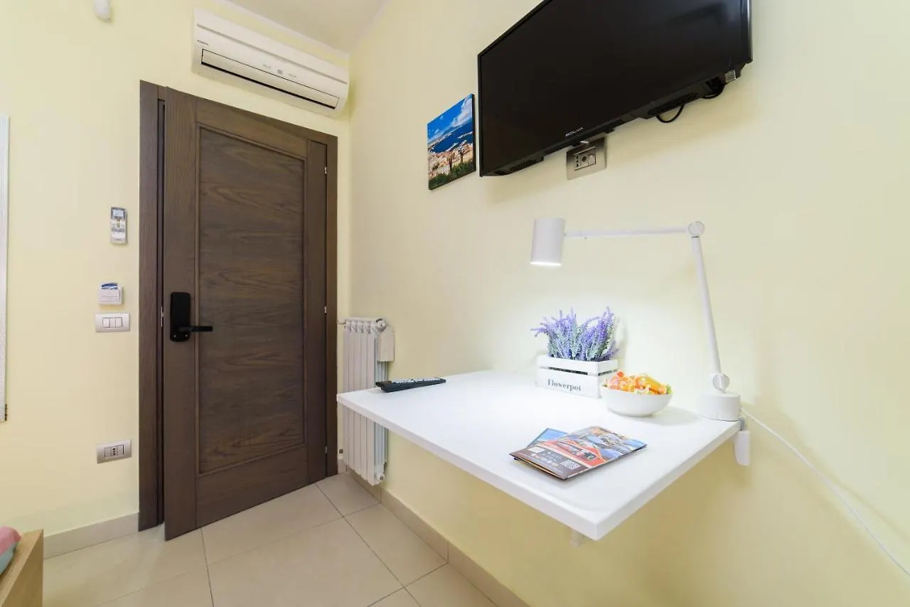 Casa Gifuni Hotel Naples 0*,